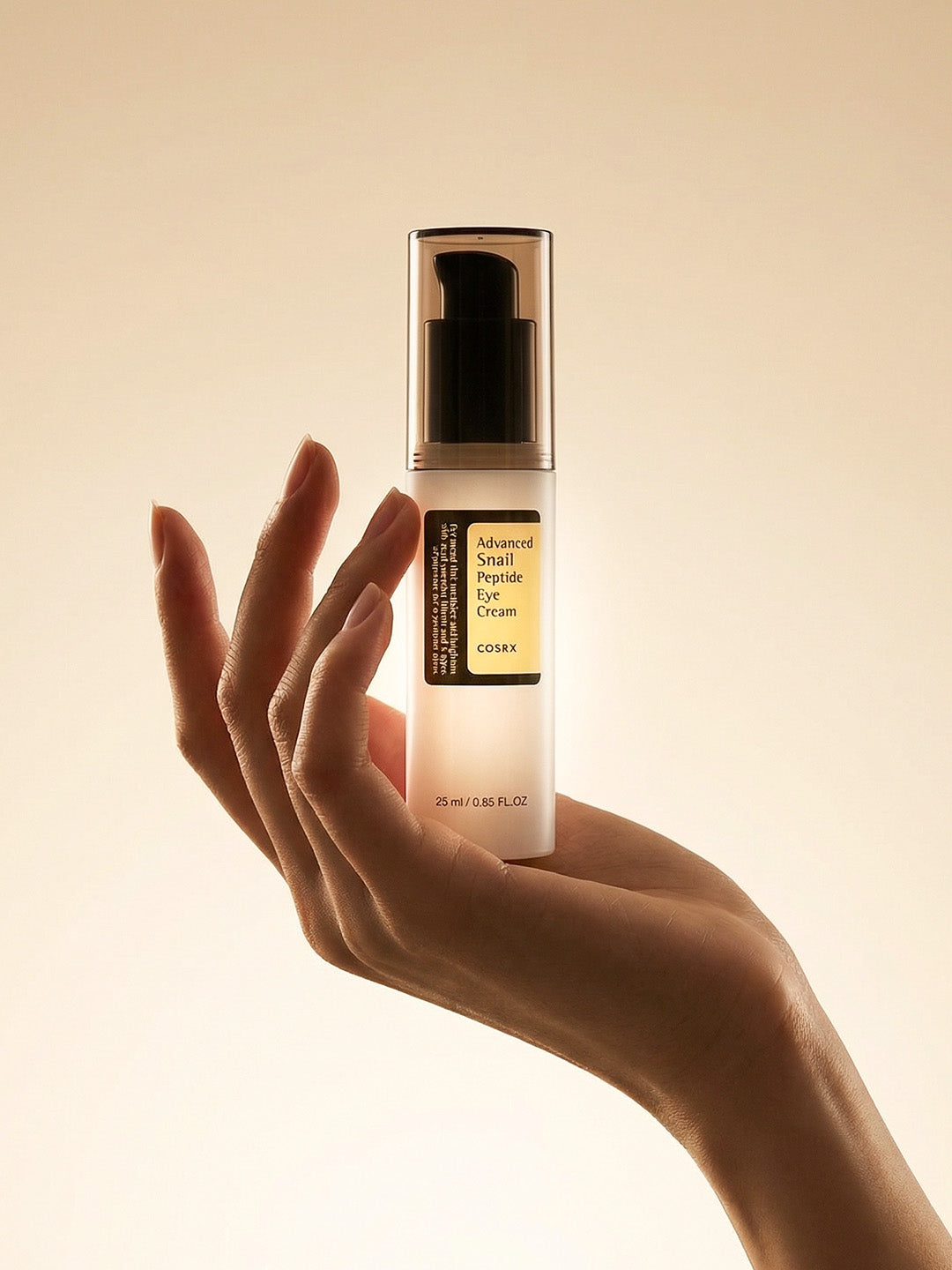 كريم العين المتطور بخلاصة الحلزون والببتيدات