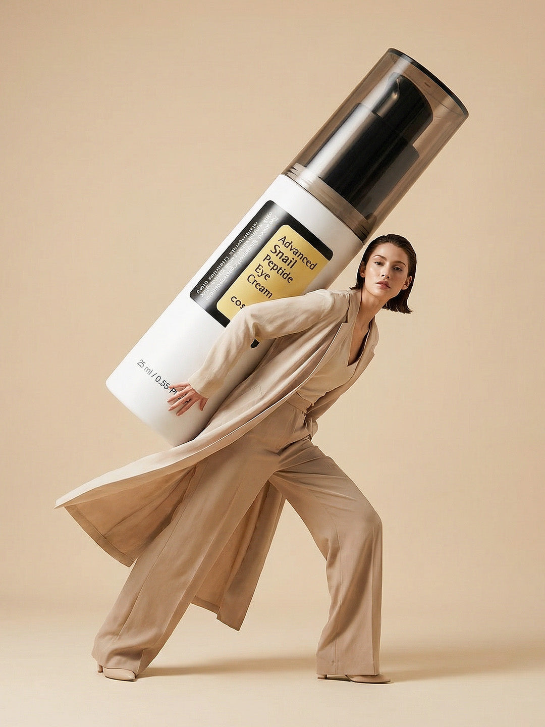 كريم العين المتطور بخلاصة الحلزون والببتيدات