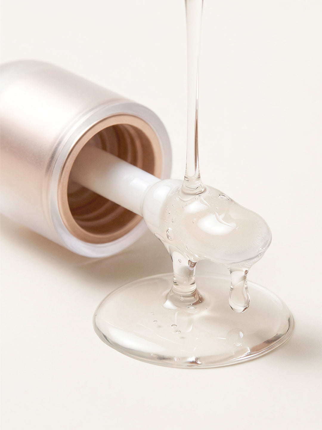 Axis-Y Vita Glow Lip Oil - Dreamy Olive 3
