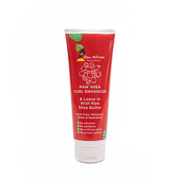 معزز تجعيد الشعر بزبدة الشيا الخام الأفريقية مع تركه على الشعر مع زبدة الشيا الخام