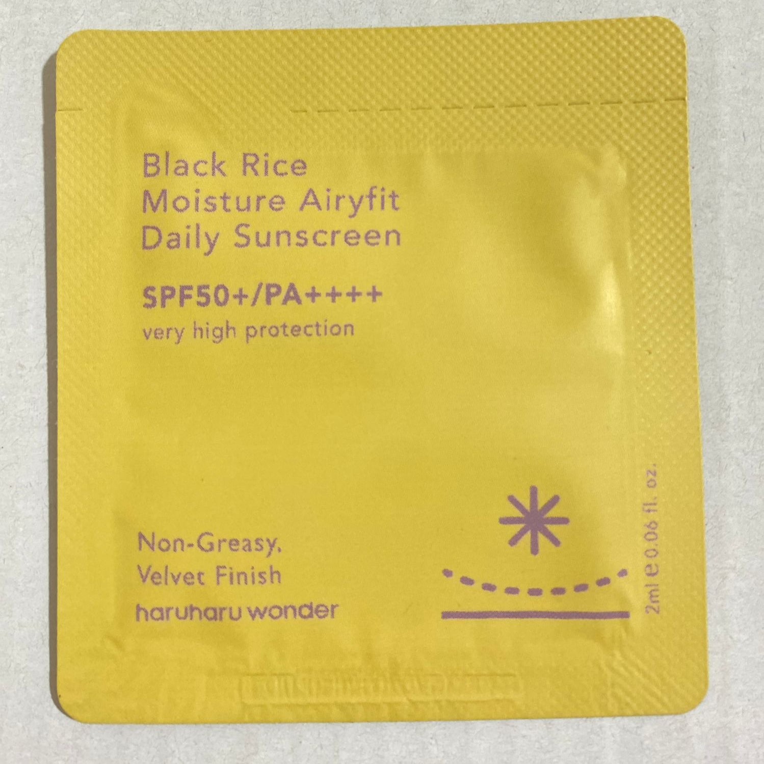 [كيس] واقي الشمس هاروهارو وندر من الأرز الأسود المرطب إيري فيت (2 مل)